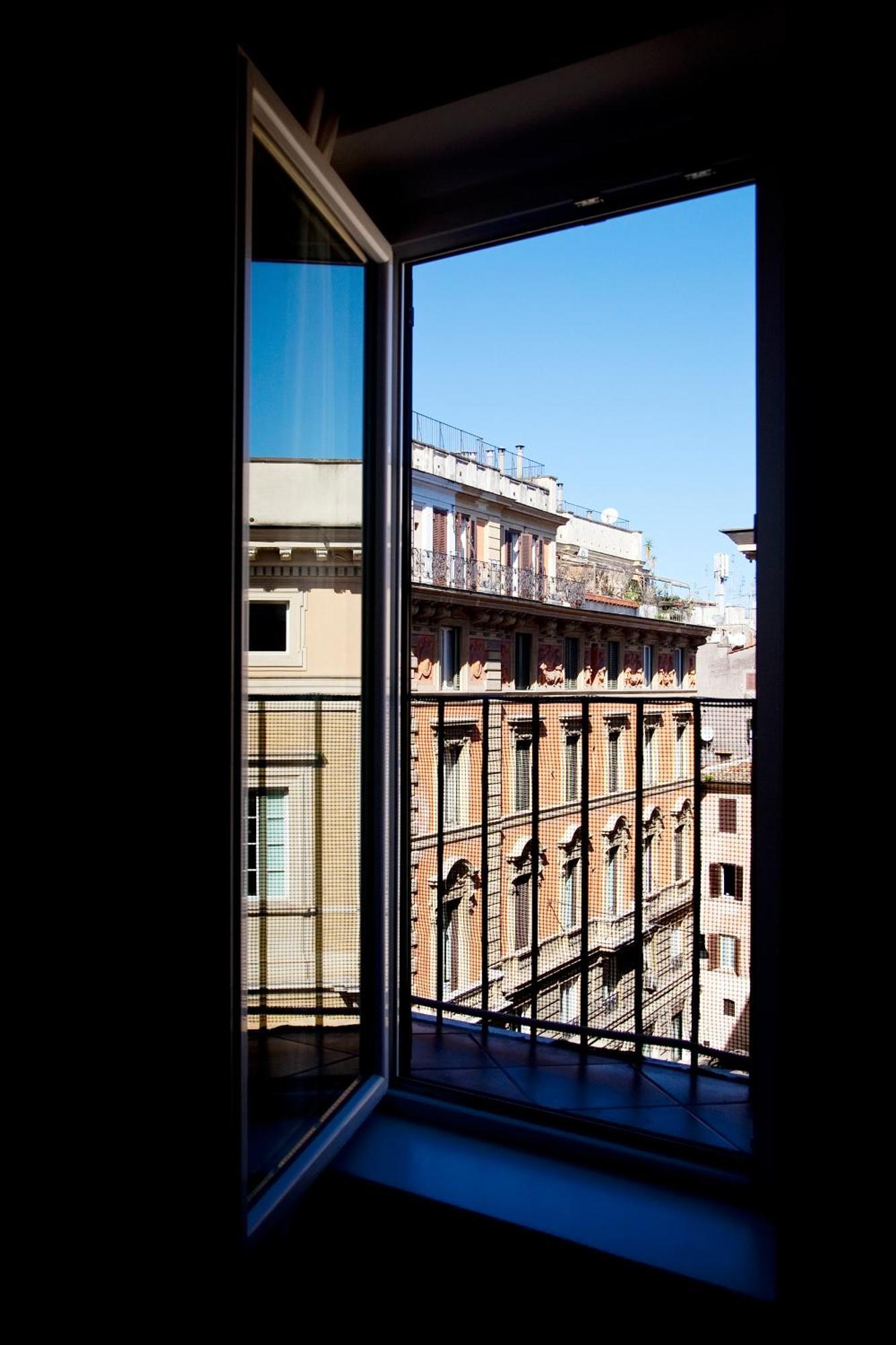 Sora Luxury Inn, Rome